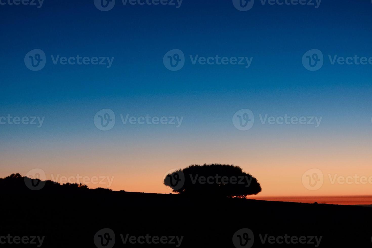 ciel coloré au coucher du soleil photo