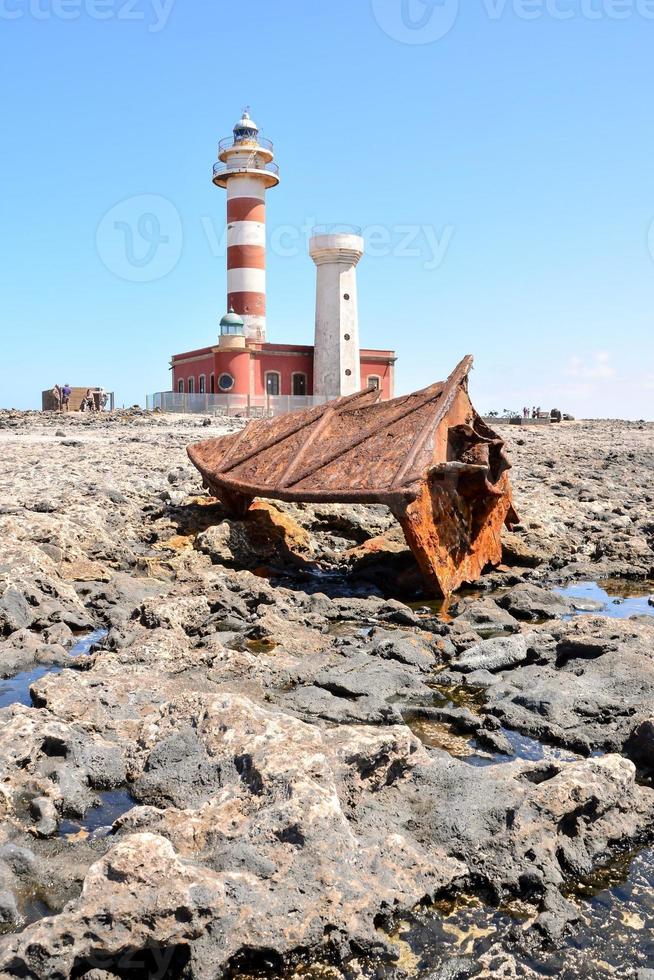 phare en bord de mer photo