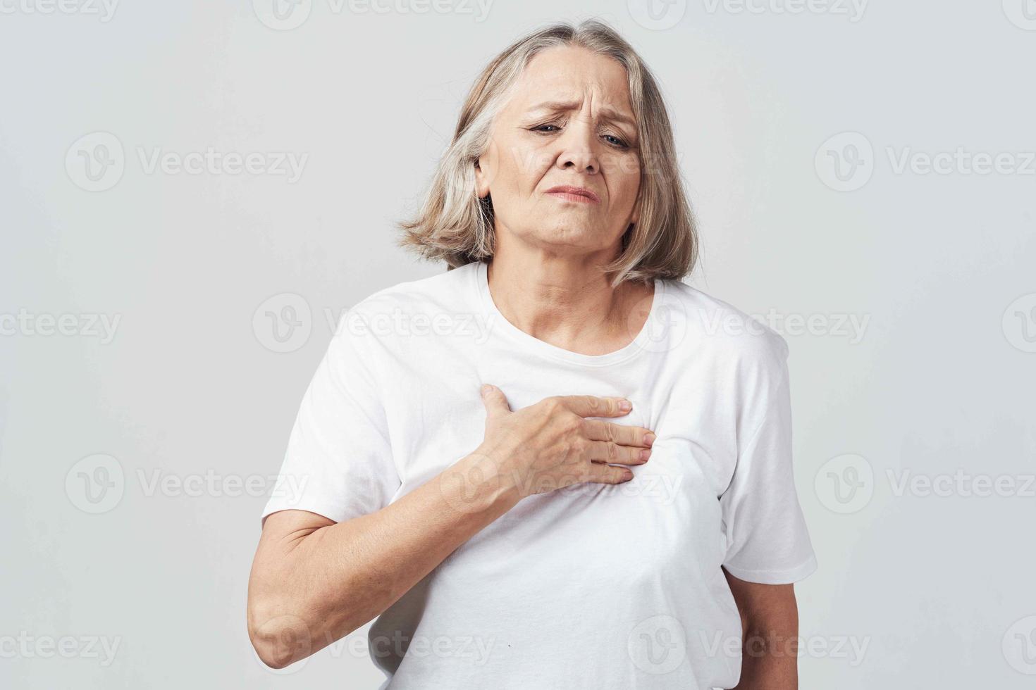 personnes âgées femme mixte douleur santé problèmes traitement photo