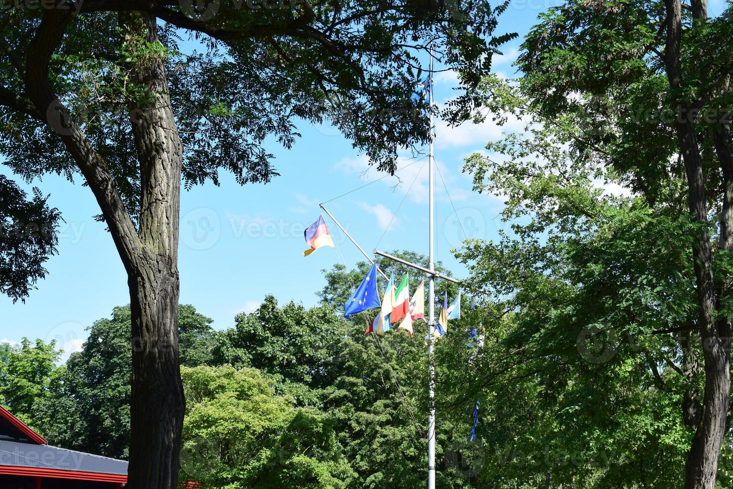 drapeaux dans une parc photo