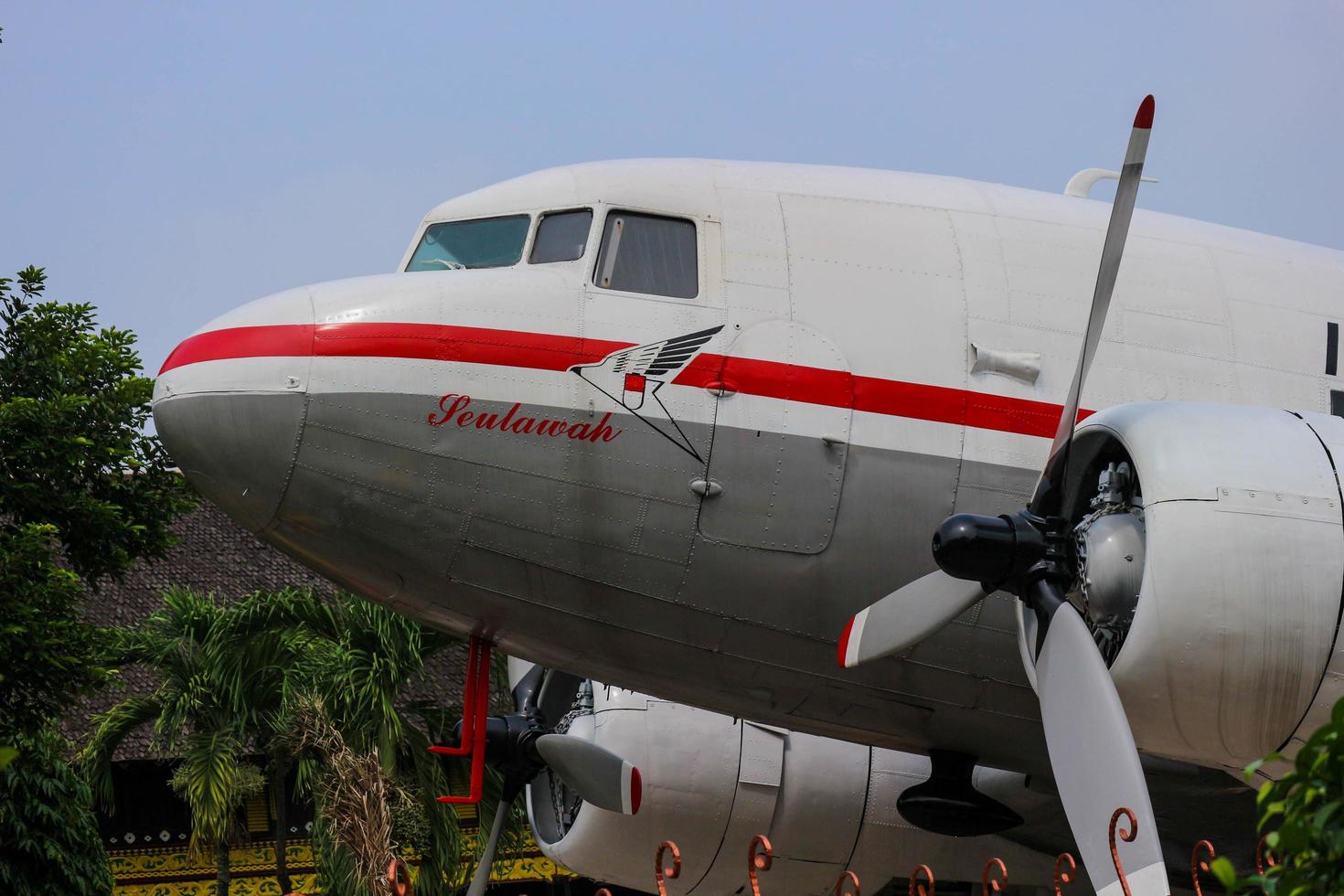 Djakarta, Indonésie dans juillet 2022. Dakota ri-001 seulawah est une transport avion lequel est le premier avion qui appartiennent à le république de Indonésie photo