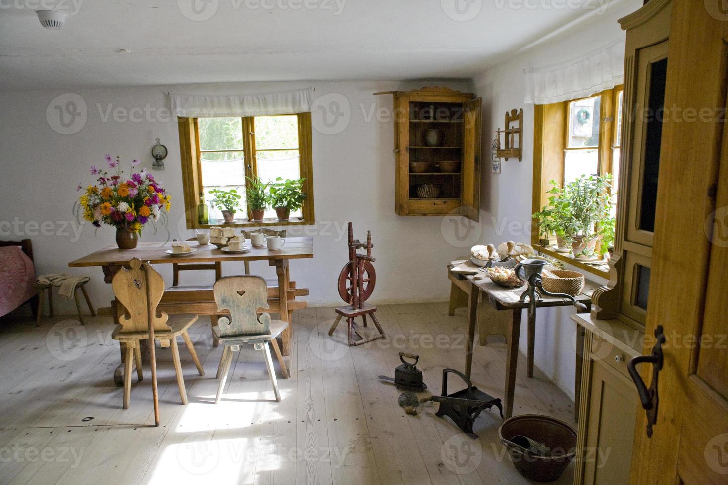 vieux élégant historique noble pièce dans une pays manoir maison photo