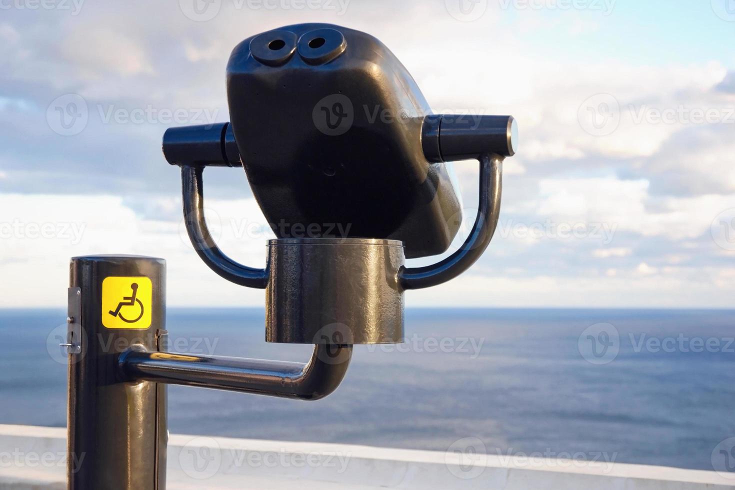 binoculaire téléspectateur pour fauteuil roulant utilisateurs, accessibilité tourisme et inclusion photo