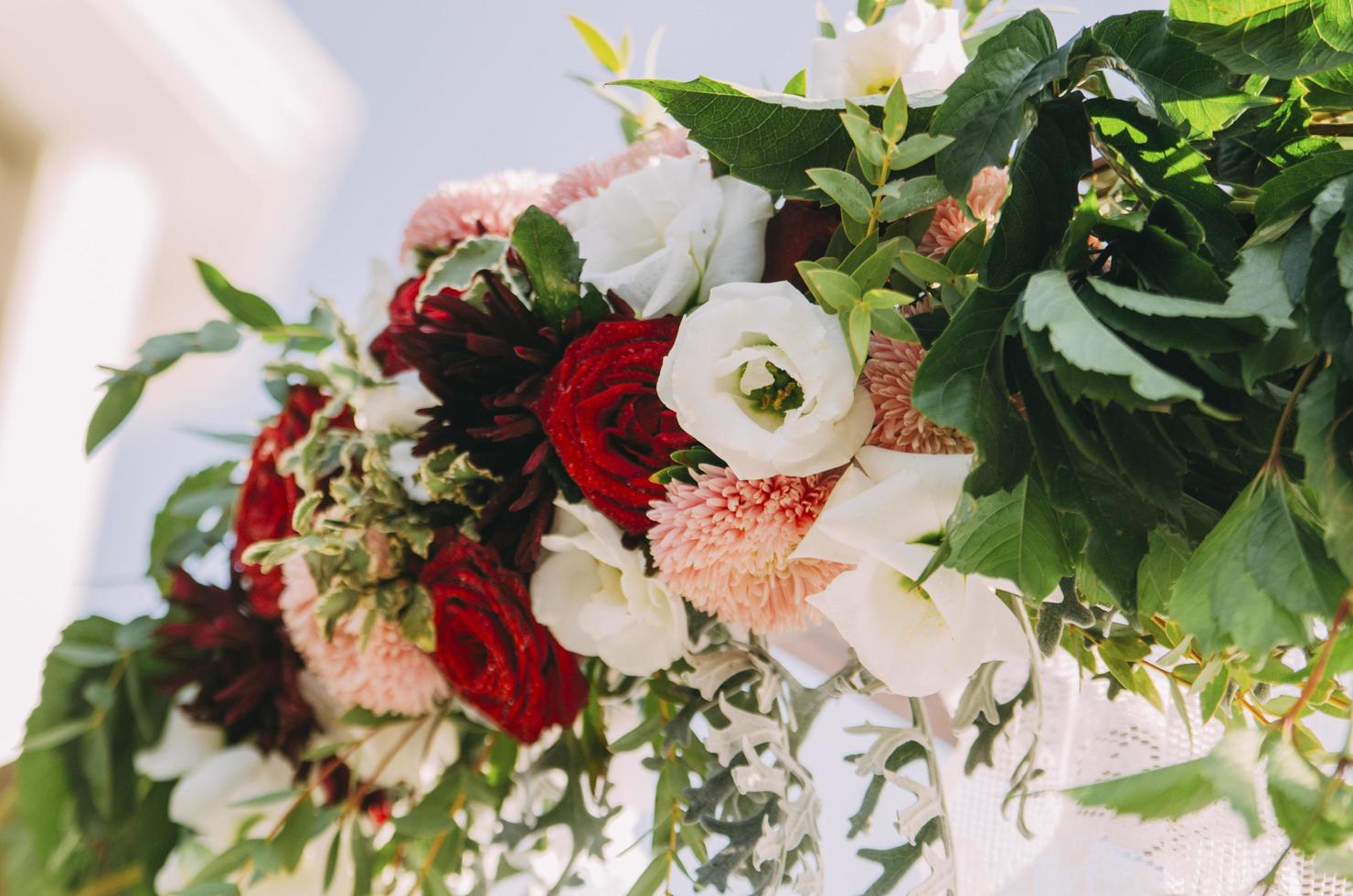 arrangement floral à l'extérieur photo