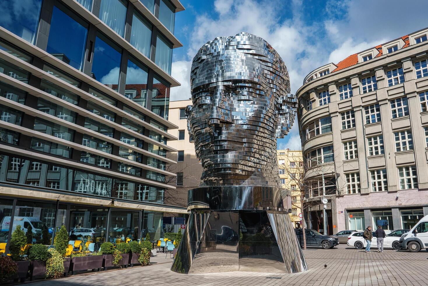 David cerny tête sculpture de Franz kafka tête dans Prague. photo