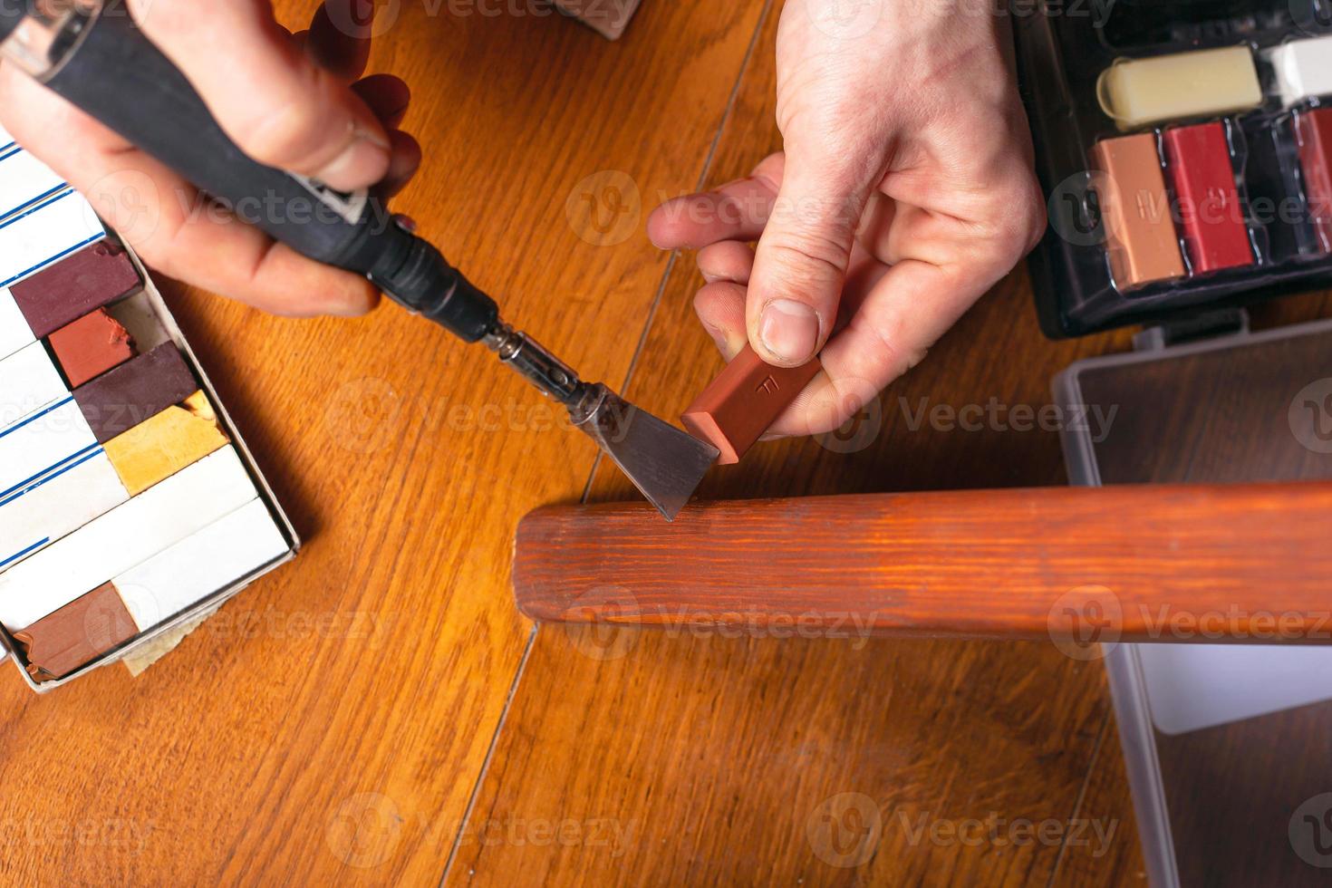 restauration de meubles en bois photo