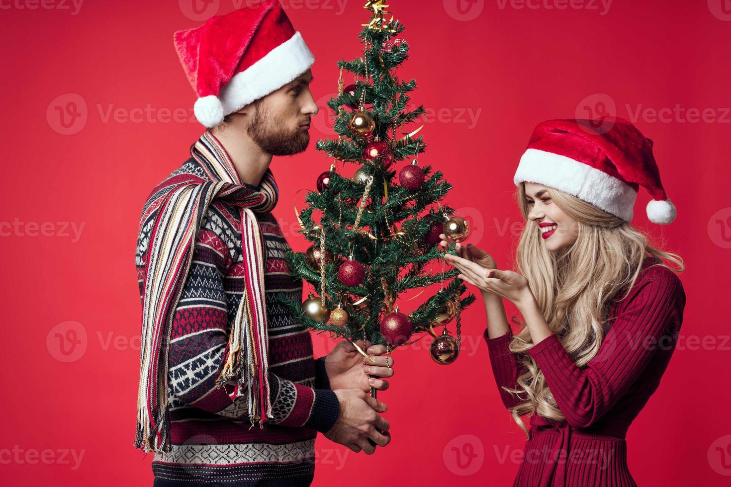 joyeux homme et femme Noël émotions Nouveau année vacances photo