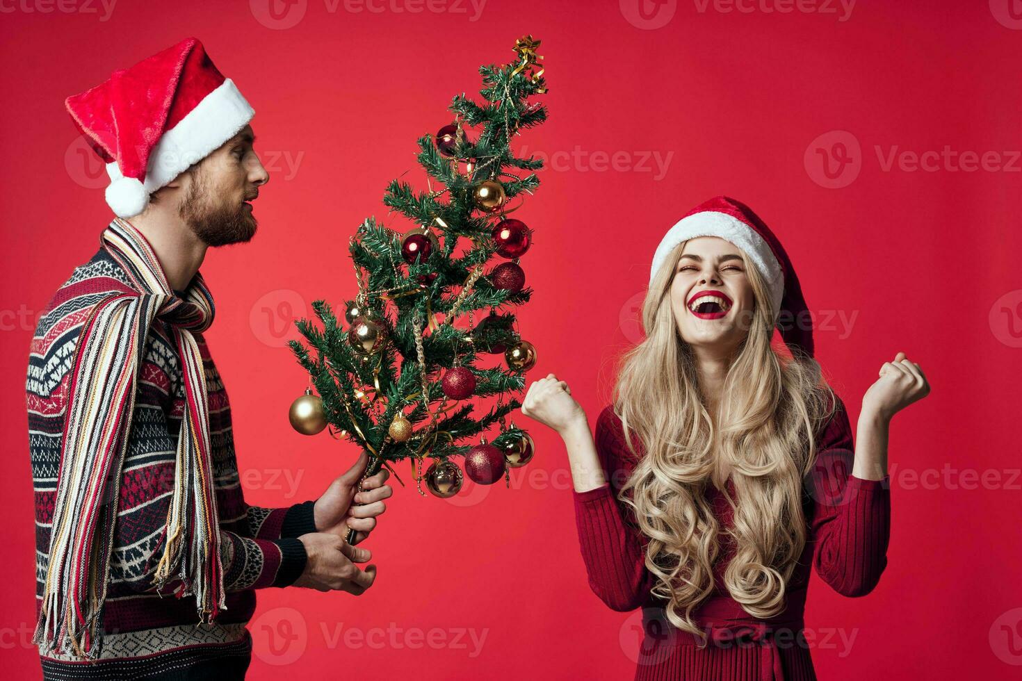 joyeux homme et femme Noël émotions Nouveau année vacances photo