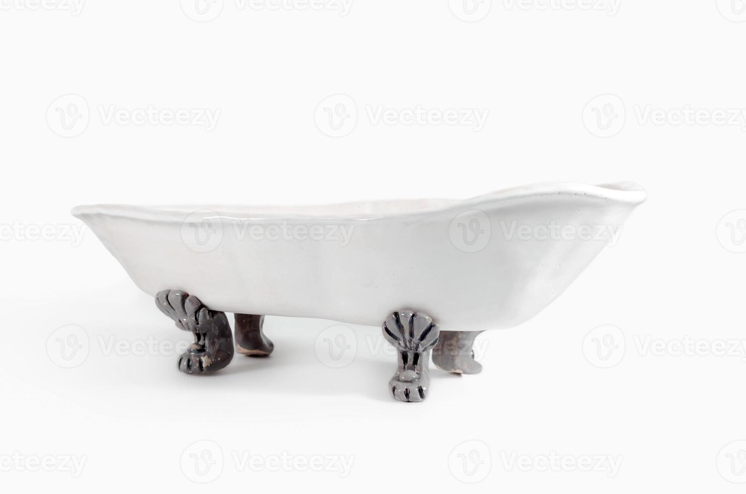 baignoire vintage sur fond blanc photo