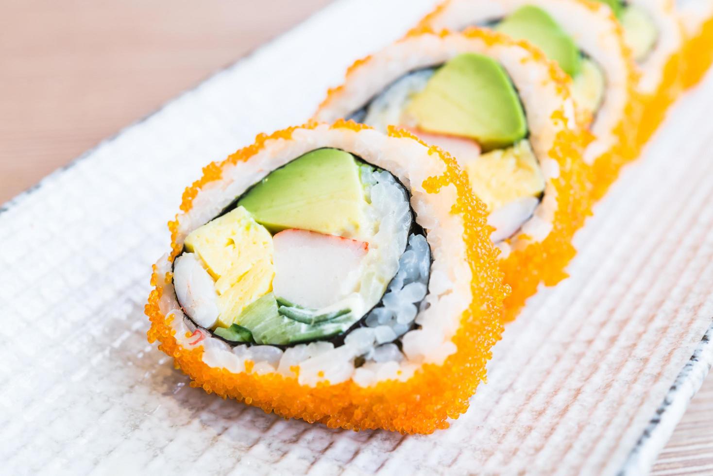 rouleau de sushi californien photo