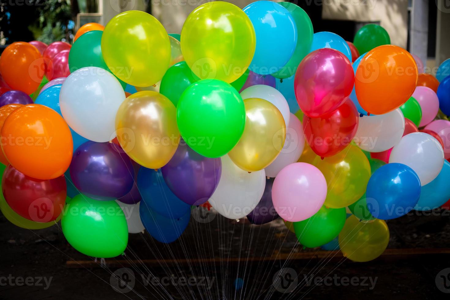 une lot de coloré des ballons fermer vues. des ballons de beaucoup couleurs. coloré des ballons Contexte. photo