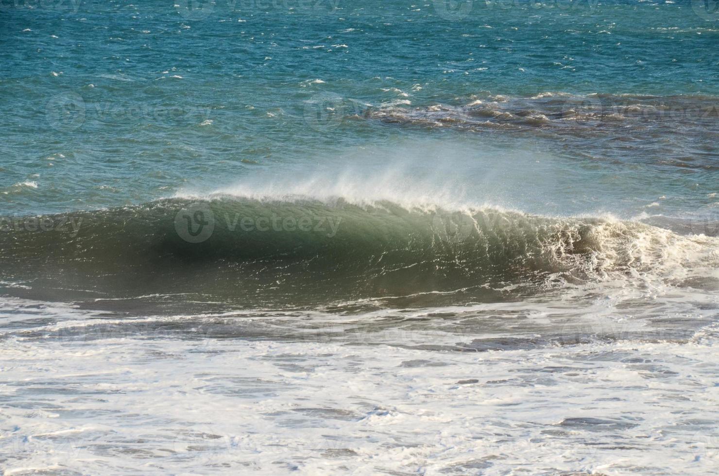 énormes vagues de la mer photo
