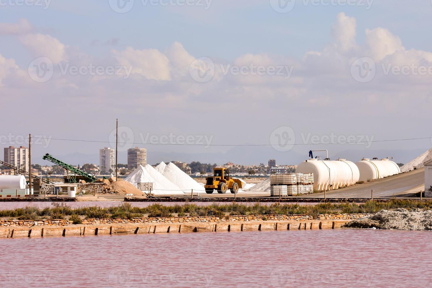 industriel gravier carrière et le sable pierre raffinerie photo