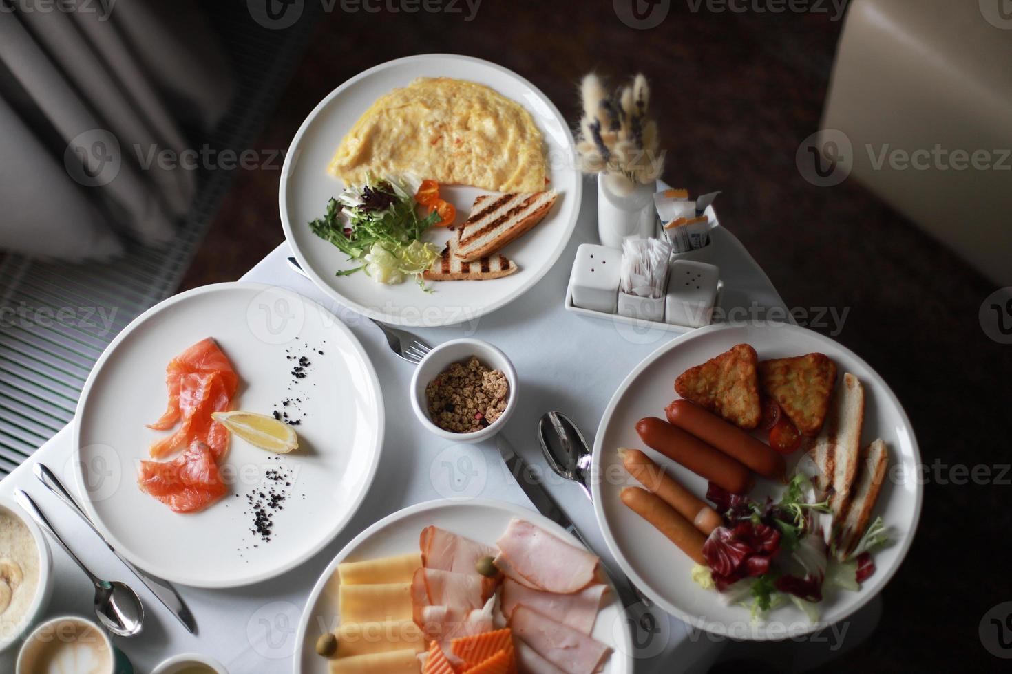 petit déjeuner dans lit, pièce un service photo