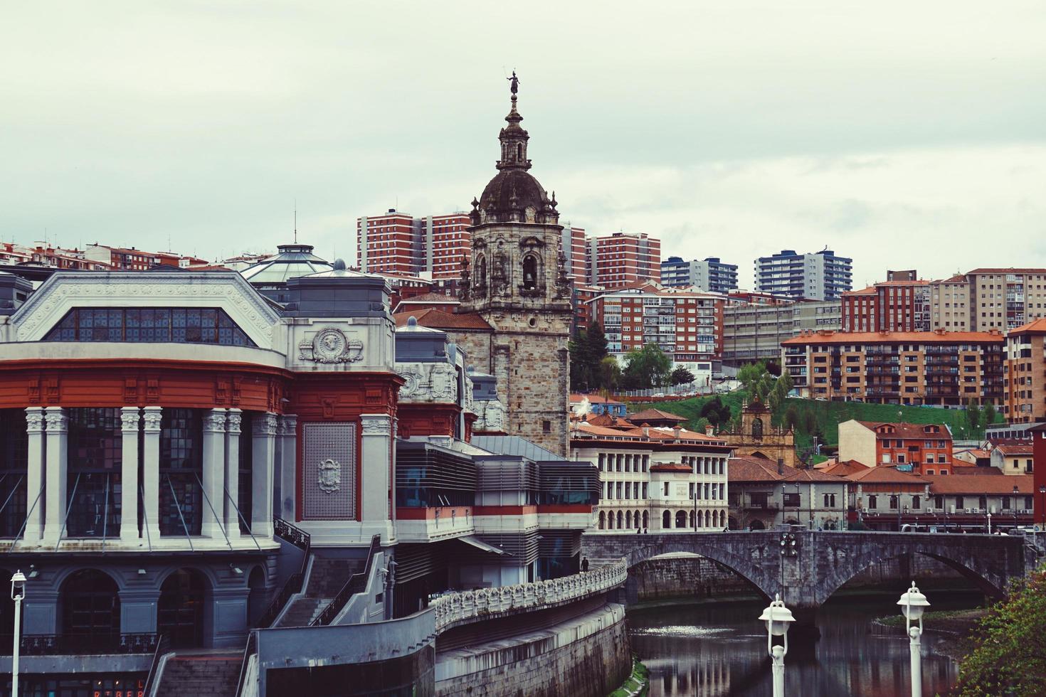 Architecture du bâtiment dans la ville de Bilbao, Espagne, destination de voyage photo