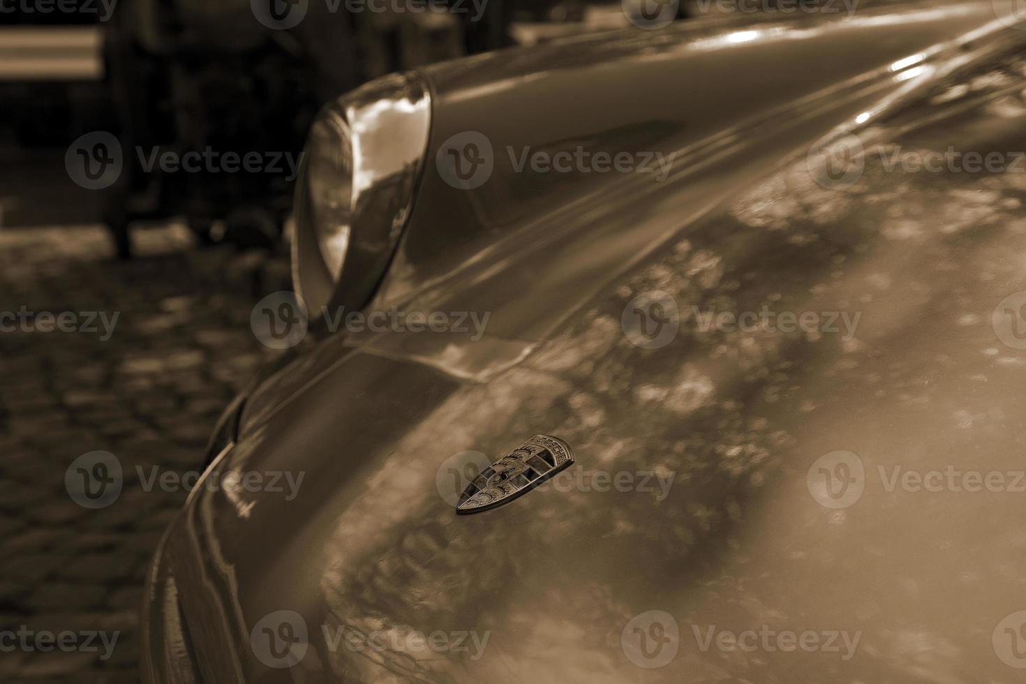 vieux ancien métal détails voiture dans le musée fermer photo