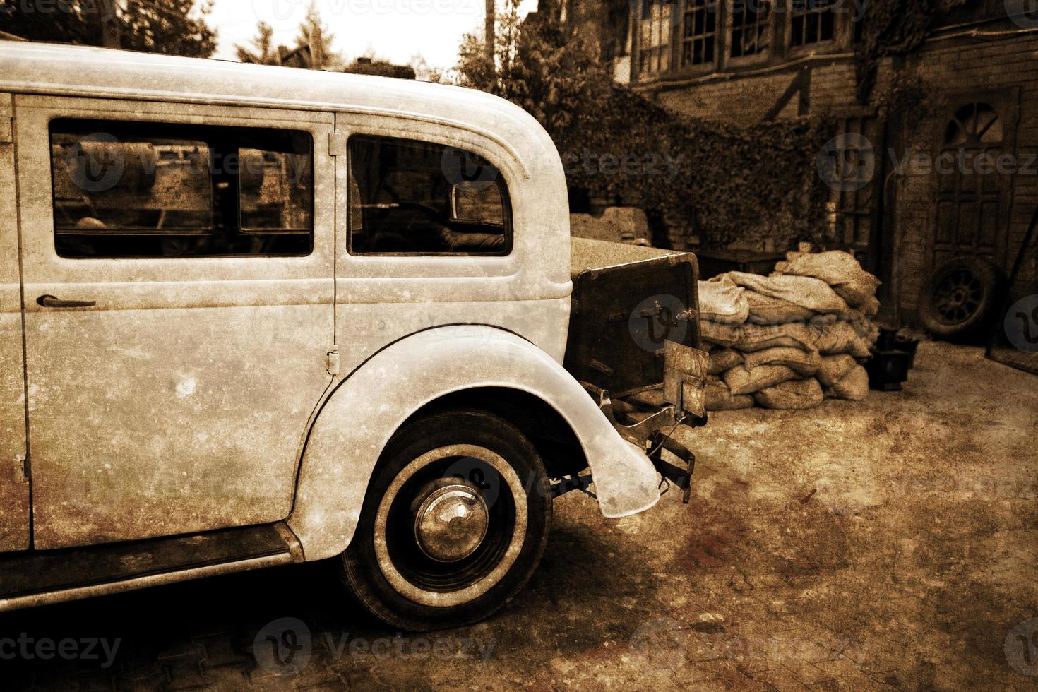 vieux ancien métal détails voiture dans le musée fermer photo