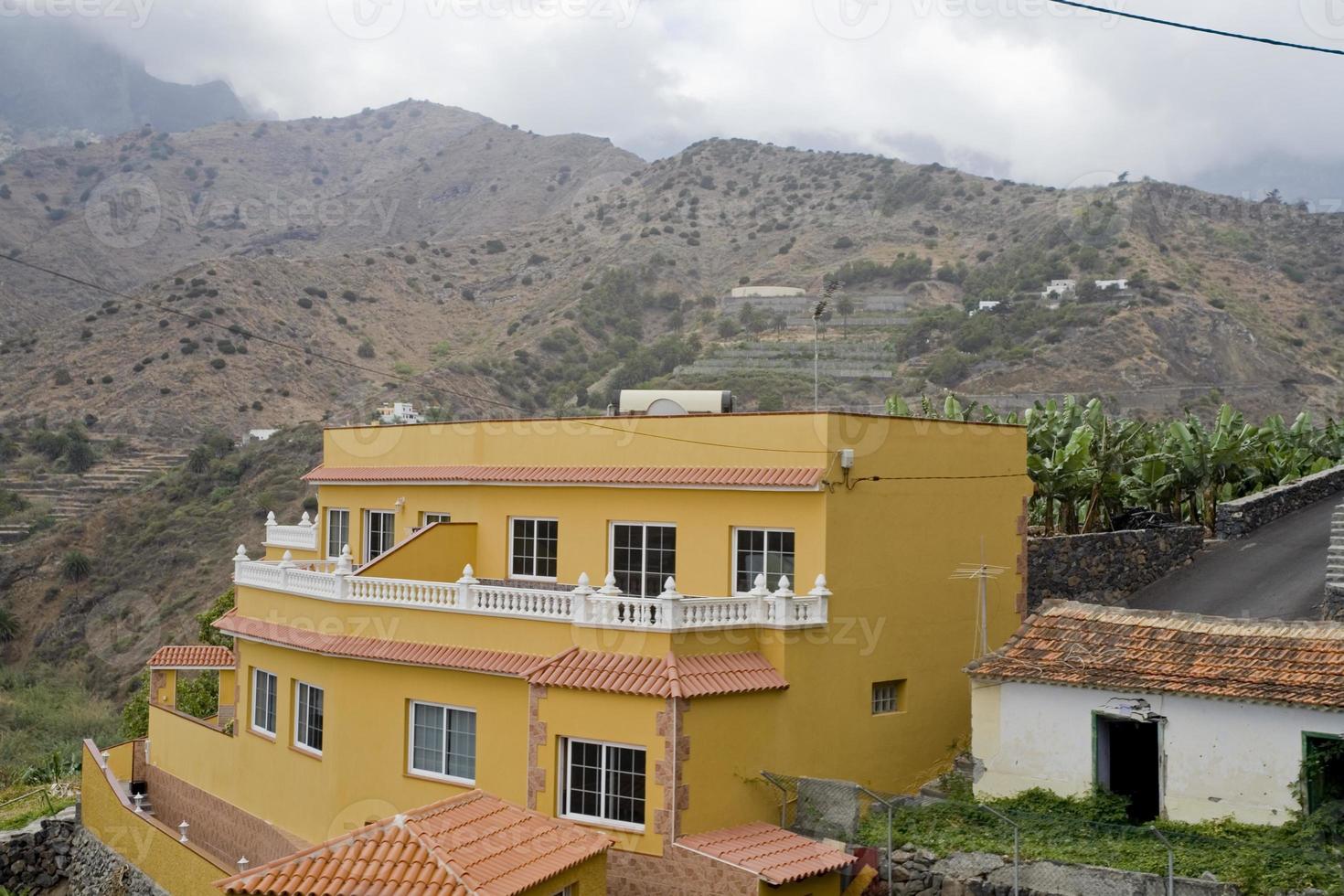 original coloré Maisons sur le Espagnol île de canari gomera photo