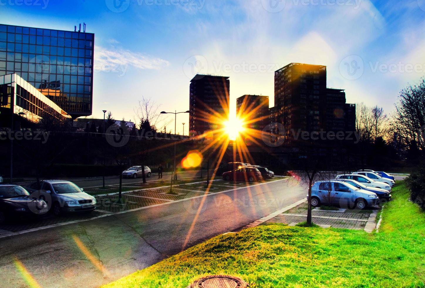 Soleil et bâtiment photo