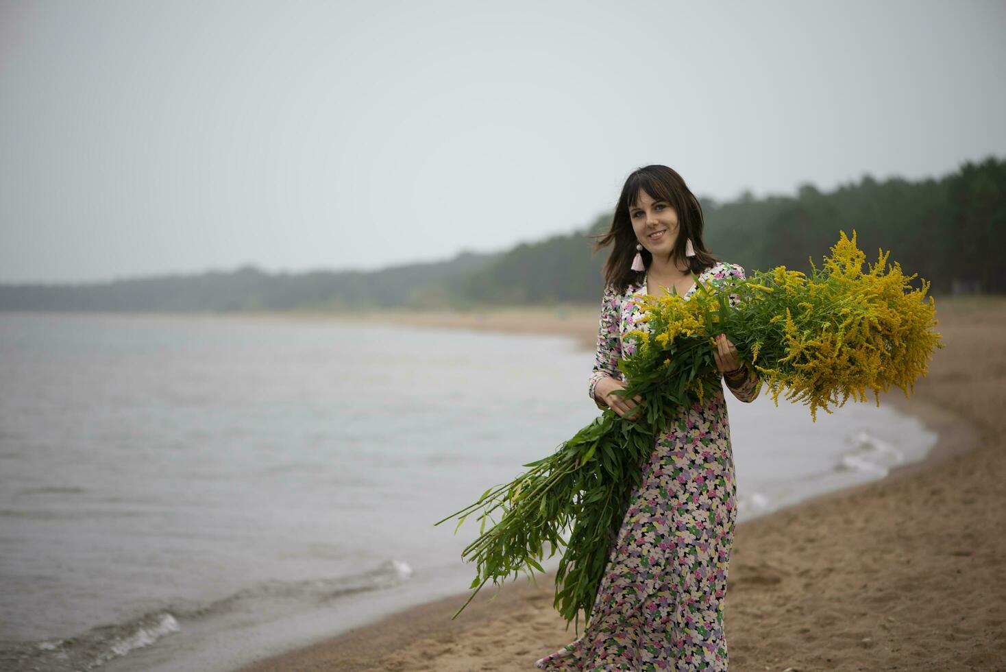 romantique Jeune couple dans l'amour sur le plage photo