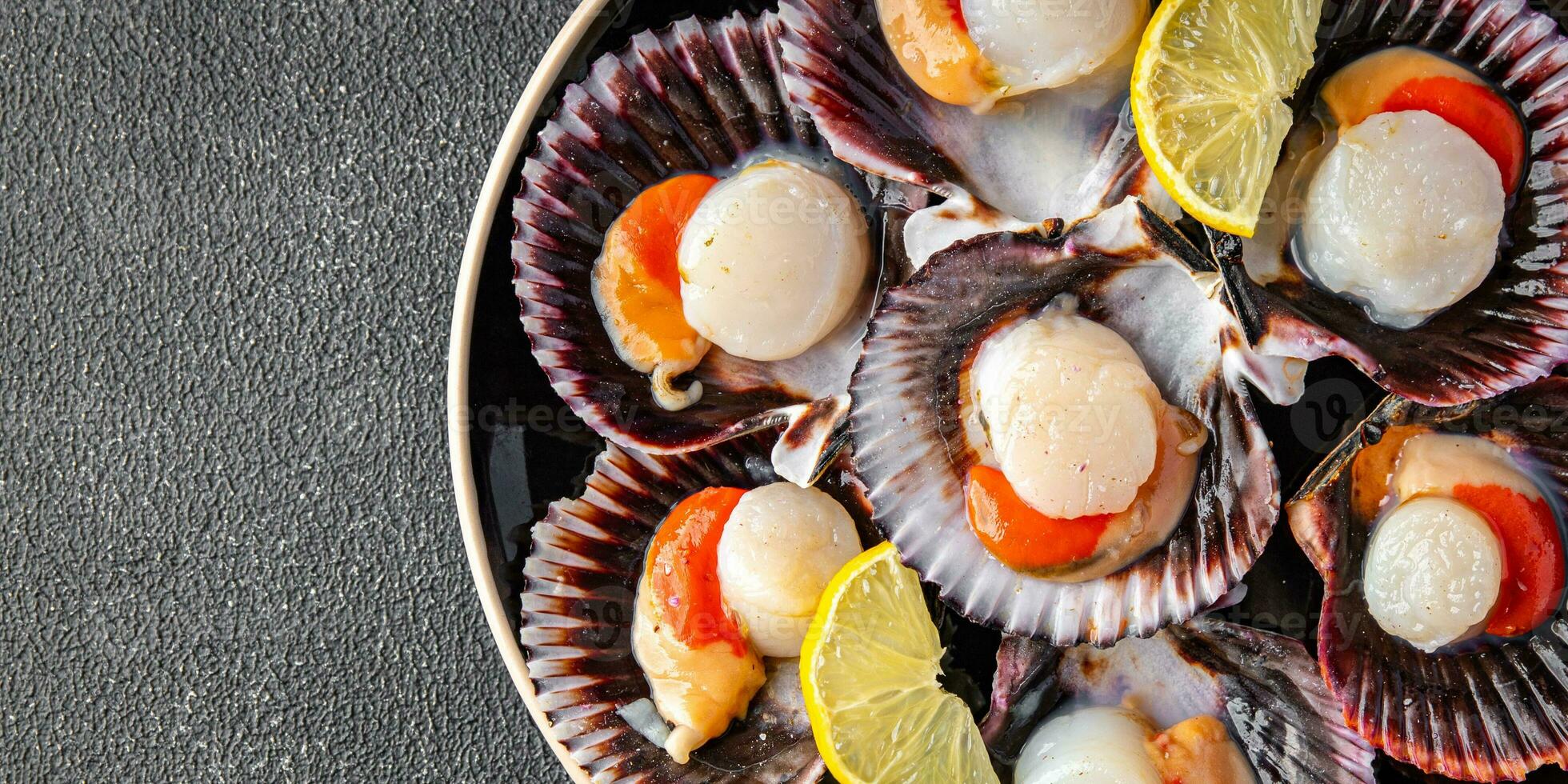 Fruit de mer coquille dans coquille Frais repas casse-croûte sur le table copie espace nourriture Contexte rustique Haut vue photo