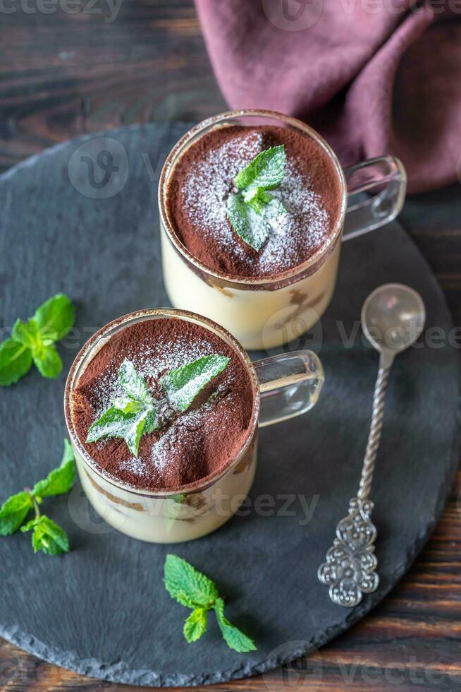 deux verres de tiramisu photo