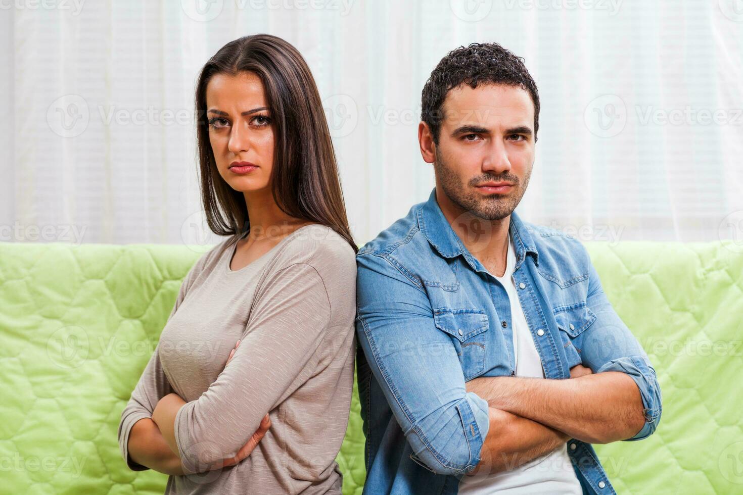 Jeune couple après un argument photo