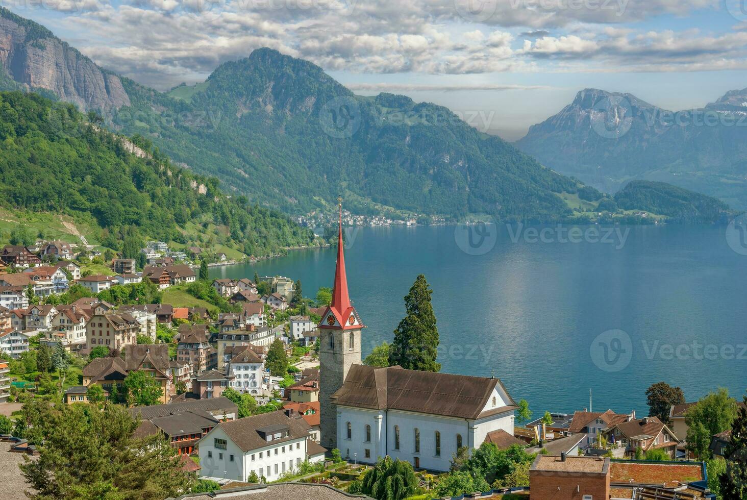 village de Weggis, lac Luzerne, Suisse photo