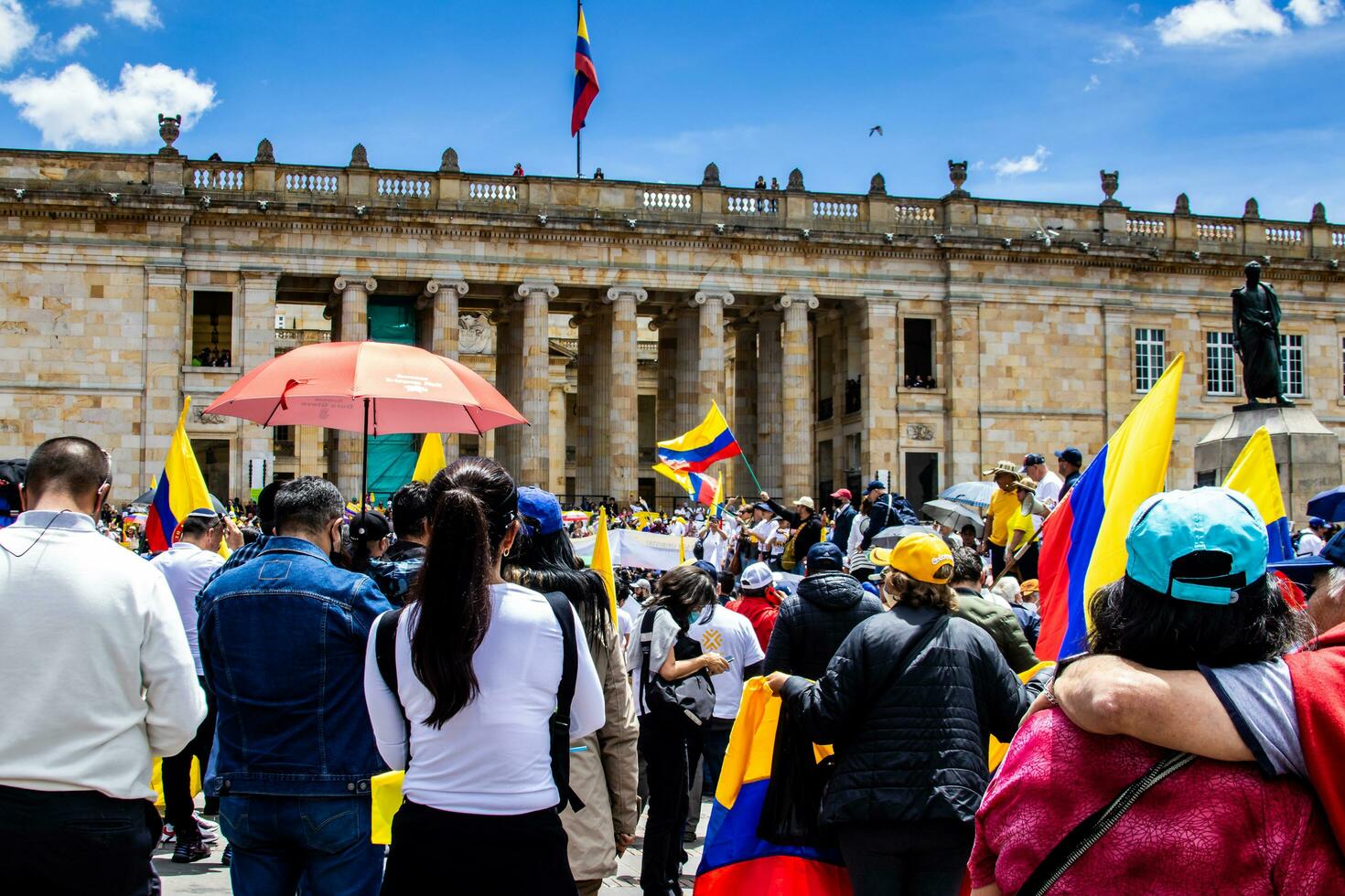 Bogota, Colombie, 2022. paisible manifestation marches dans Bogota Colombie contre le gouvernement de gustave petro. photo