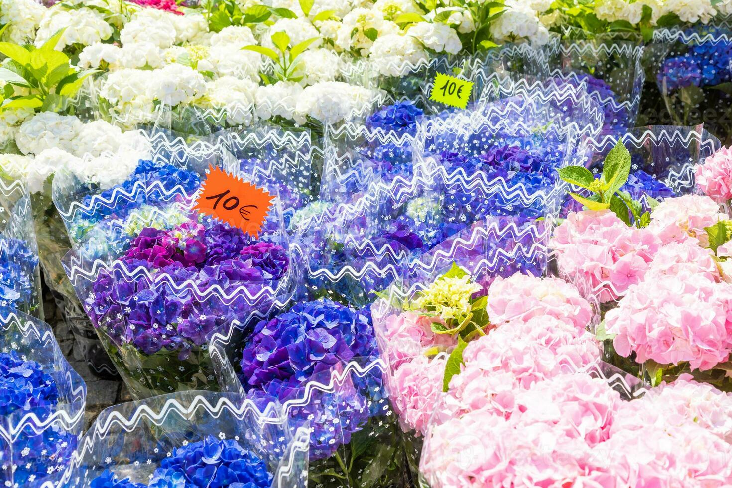 fleurs marché sur Publique rue - secteur agroalimentaire et fleur magasin. photo