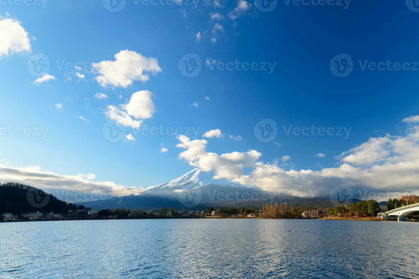 scénique lever du soleil de Fuji Montagne à kawaguchiko, Japon photo