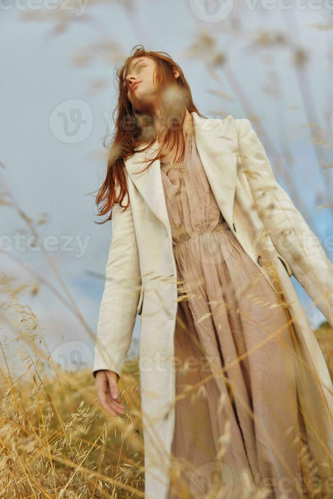 femme blé campagne paysage liberté récolte photo