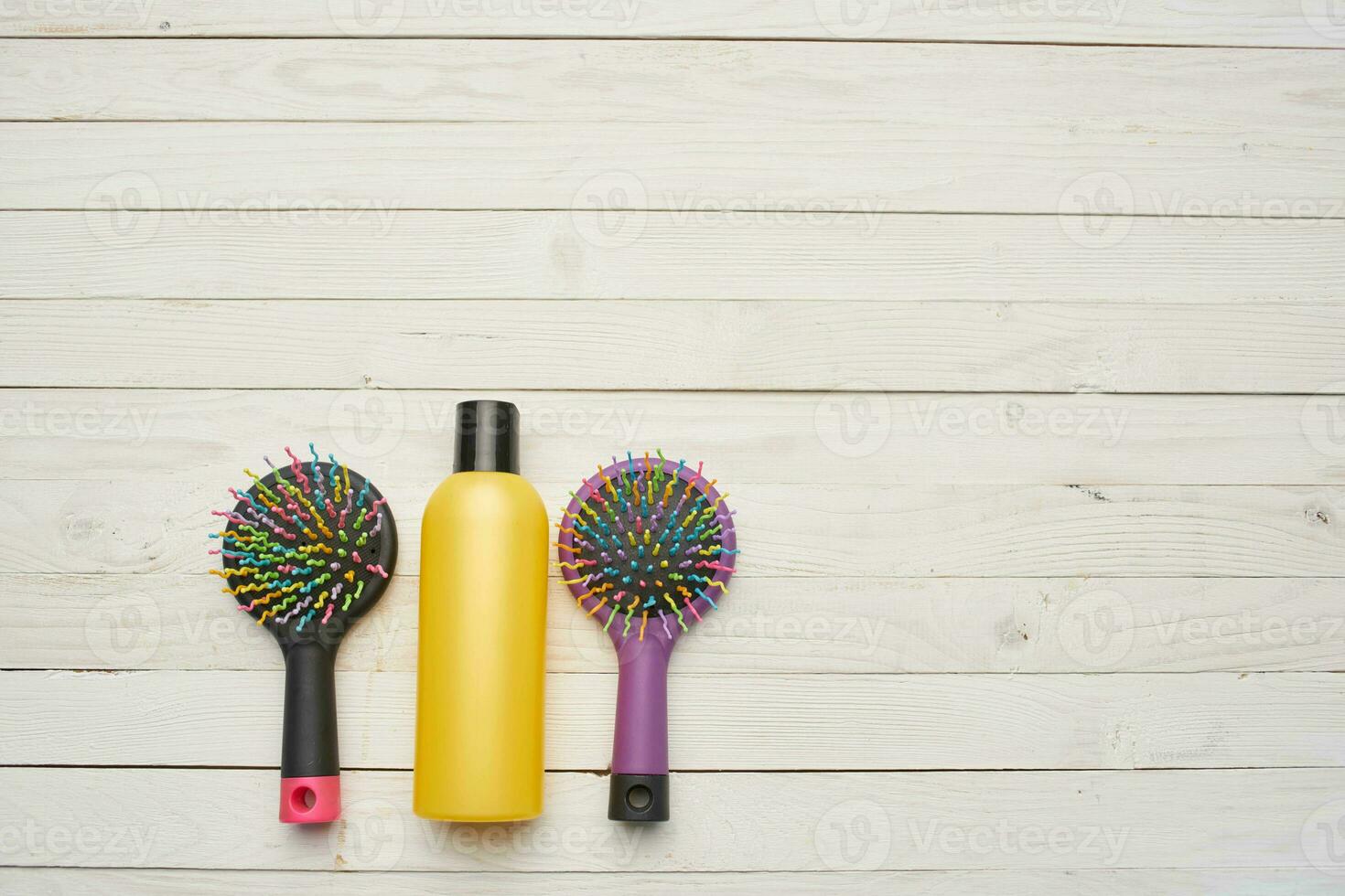 massage brosse crème pot produits de beauté une baignoire accessoires photo