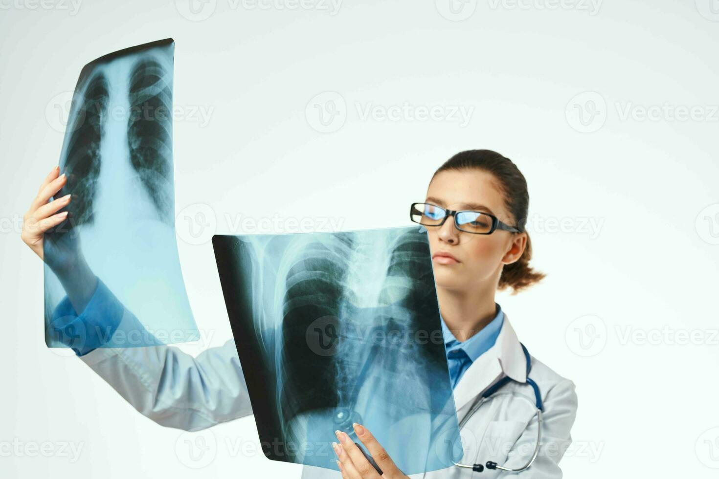 femelle médecin médicament hôpital radiographie examen photo