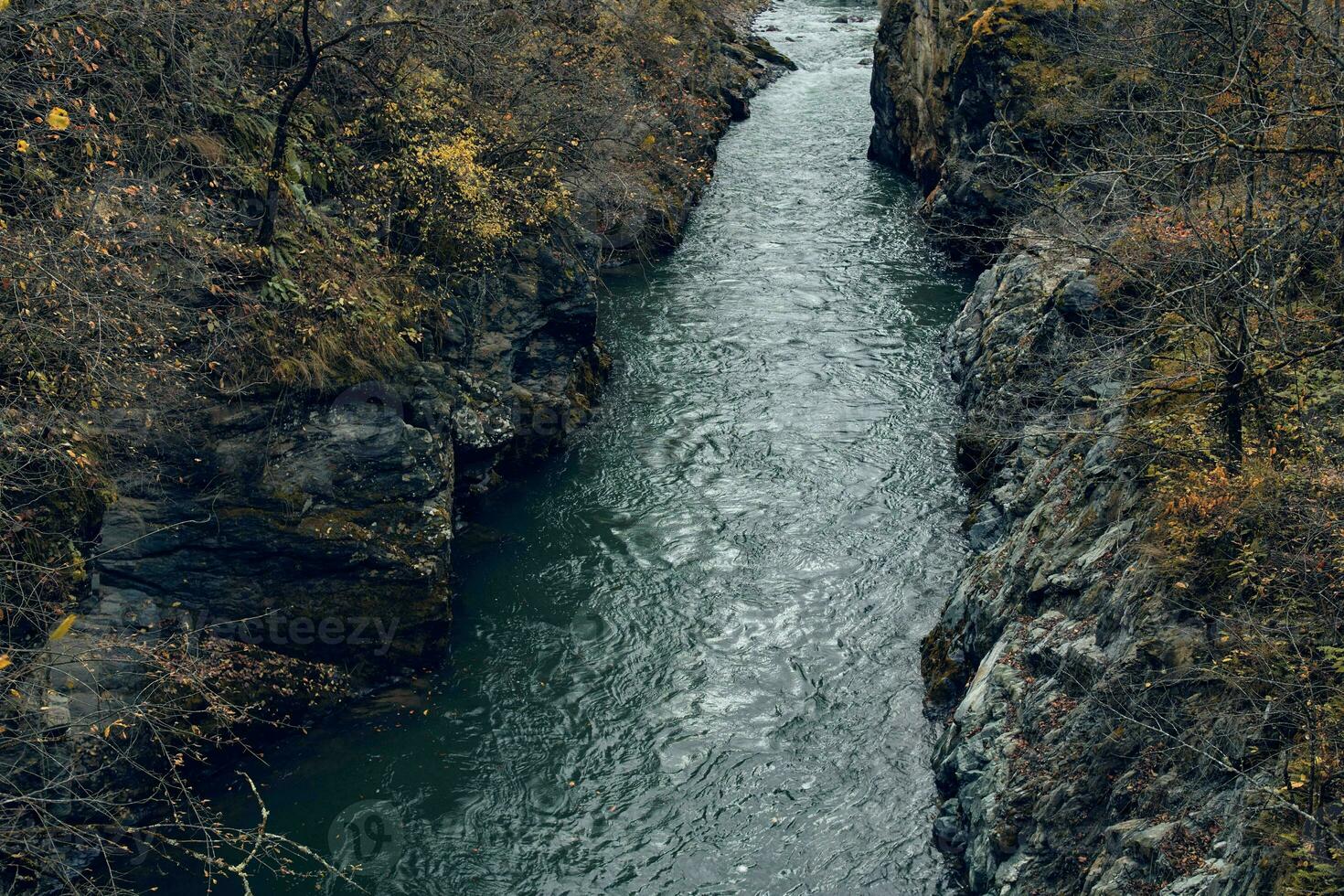 rocheux montagnes rivière la nature Haut vue Voyage Frais air photo