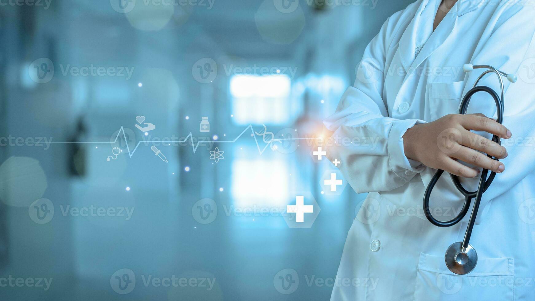 médicament médecin avec stéthoscope dans main sur hôpital Contexte. médical technologie. soins de santé et médical concept. photo