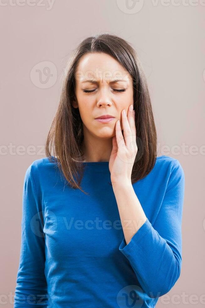 une femme dans douleur photo