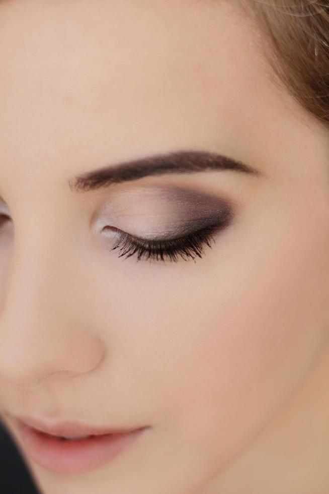 gros plan, de, a, femme, à, smoky eye, maquillage photo