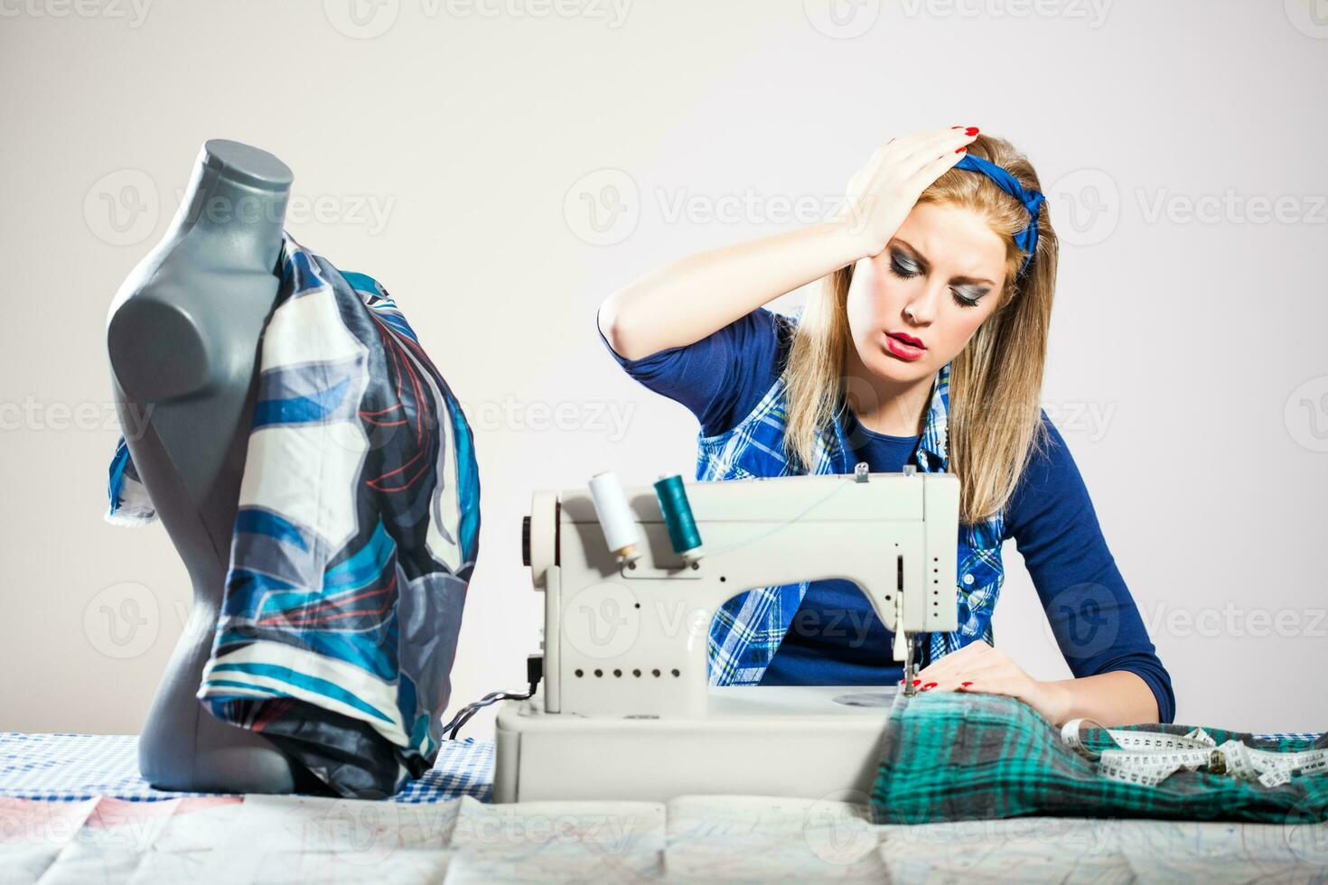 une femelle couturière photo