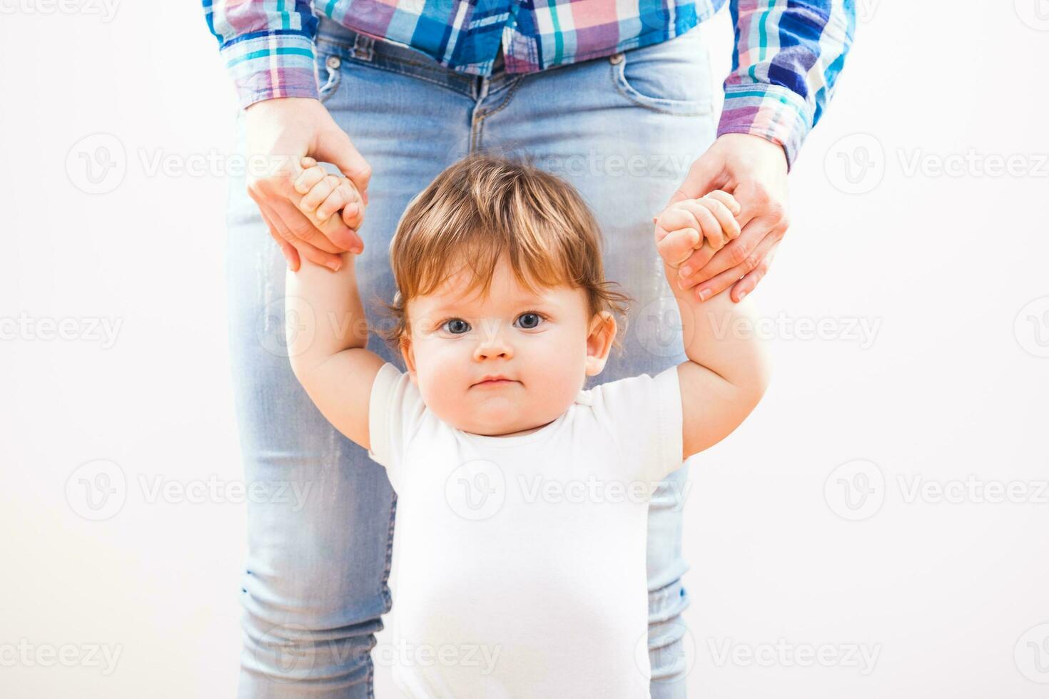 une mère prise se soucier de sa enfant photo