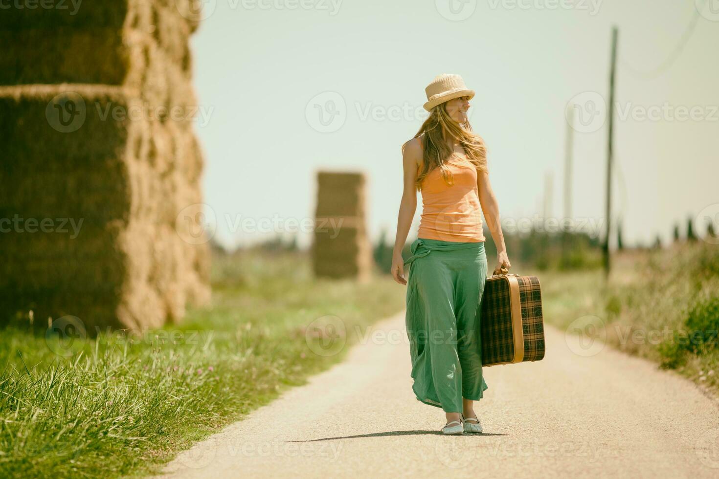 une femme sur le route photo