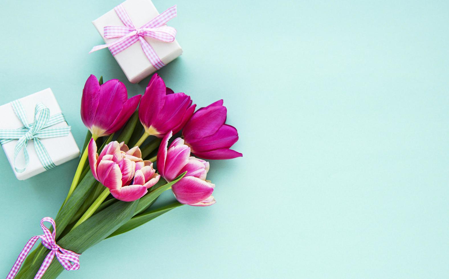 beau bouquet de tulipes photo