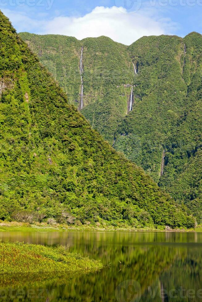 grand étang et les cascades du bras d'annette à la réunion photo