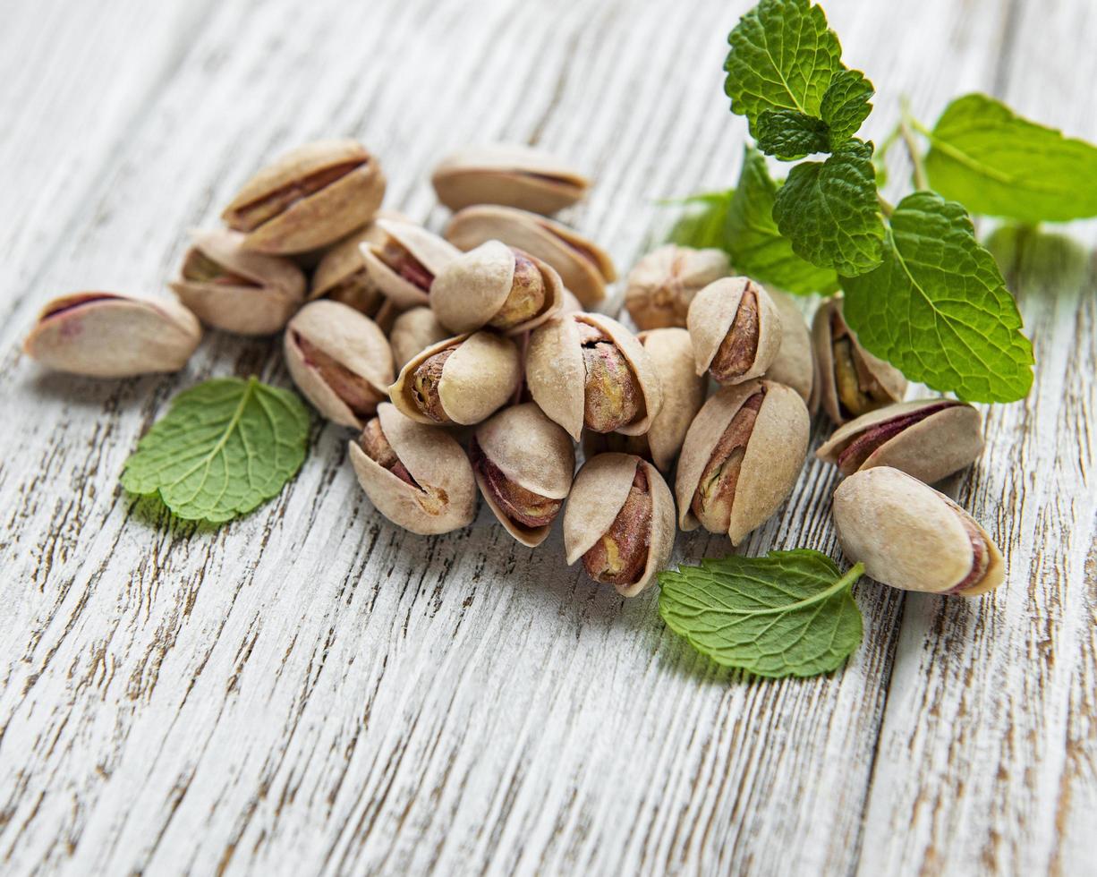 pistaches sur table photo