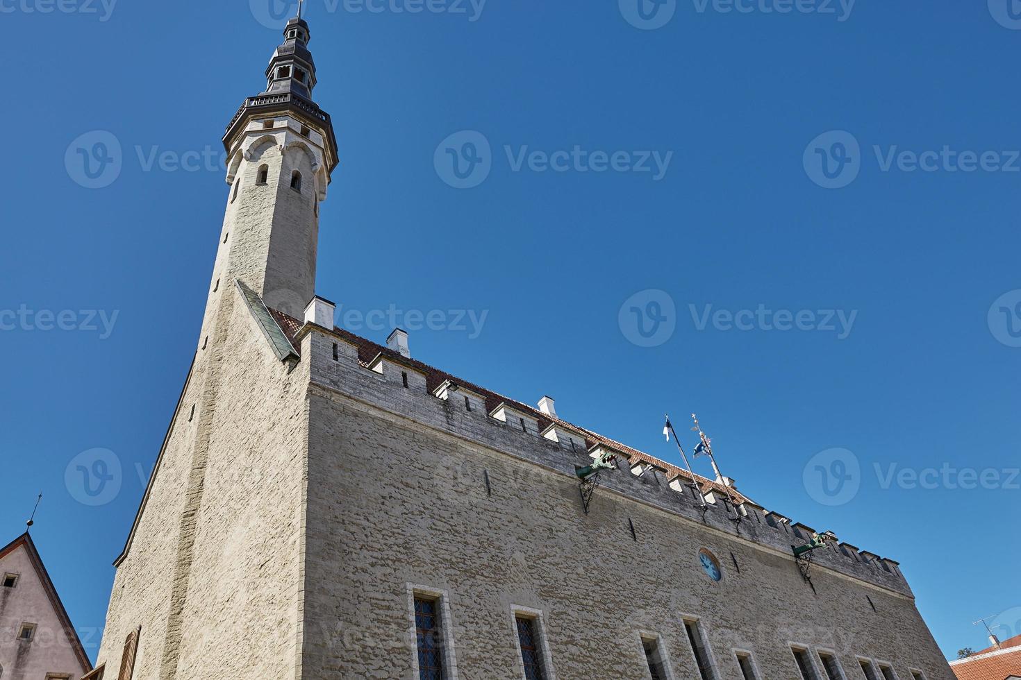 L'architecture du centre-ville de la vieille ville de Tallinn en Estonie photo