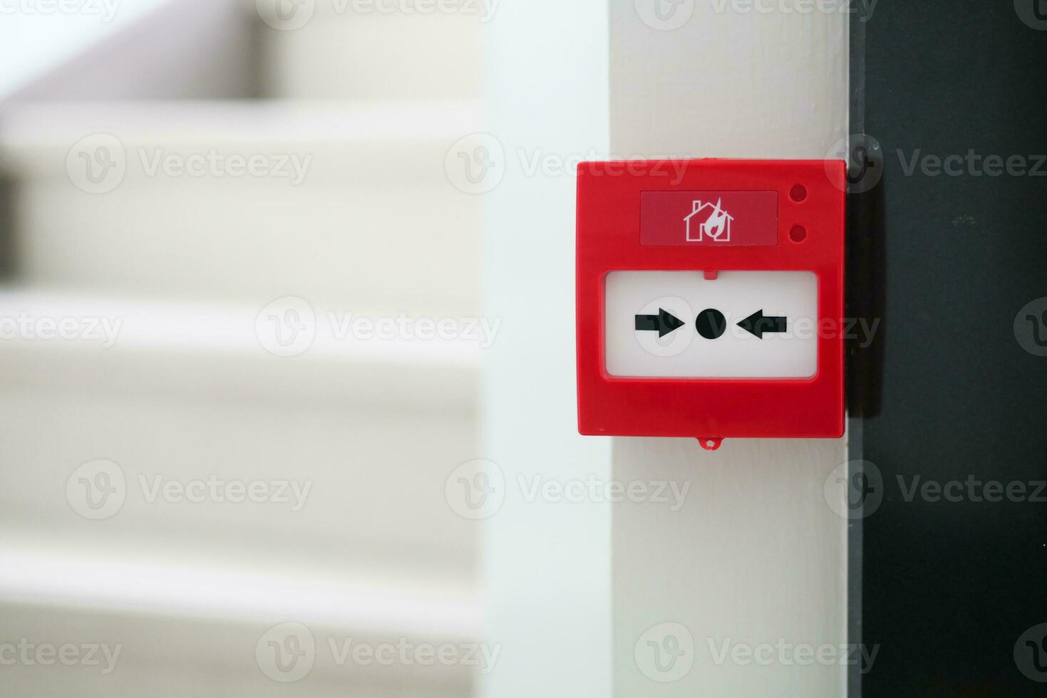 rouge Feu alarme bouton sur mur , photo