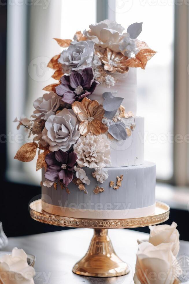 Gâteau De Mariage Avec Le Modèle Tricoté Et Les Fleurs Comestibles Photo  stock - Image du comestible, configuration: 122146968