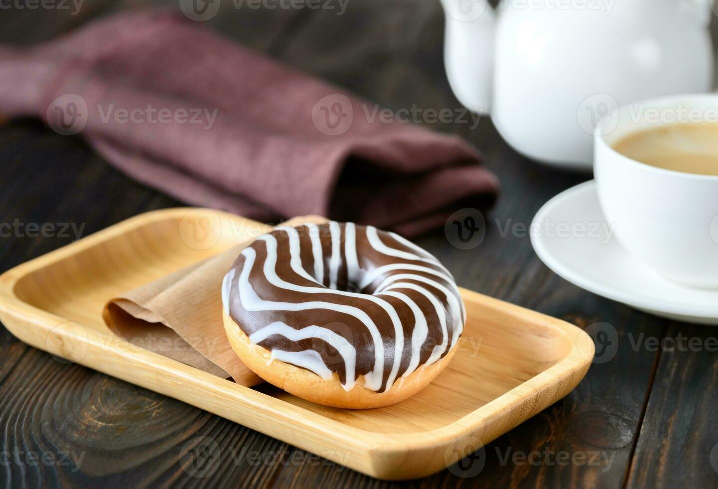 gros plan de beignet au chocolat photo