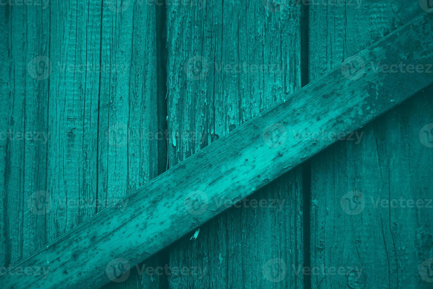 ancienne porte en bois bleu menthe photo