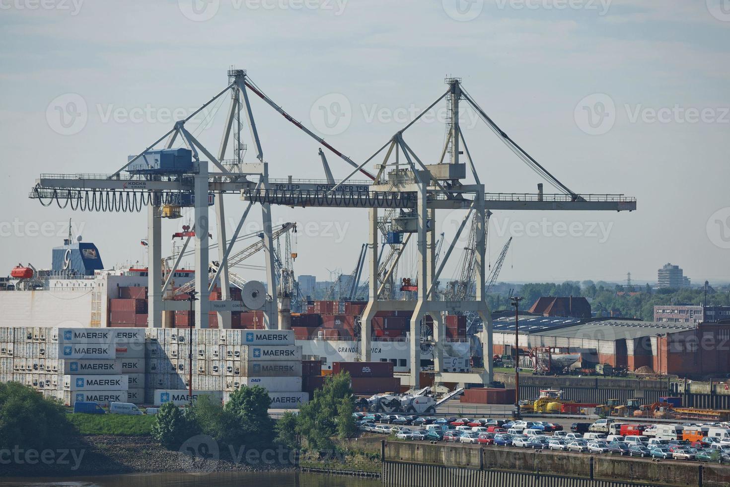 Port de Hambourg sur l'Elbe, Allemagne photo